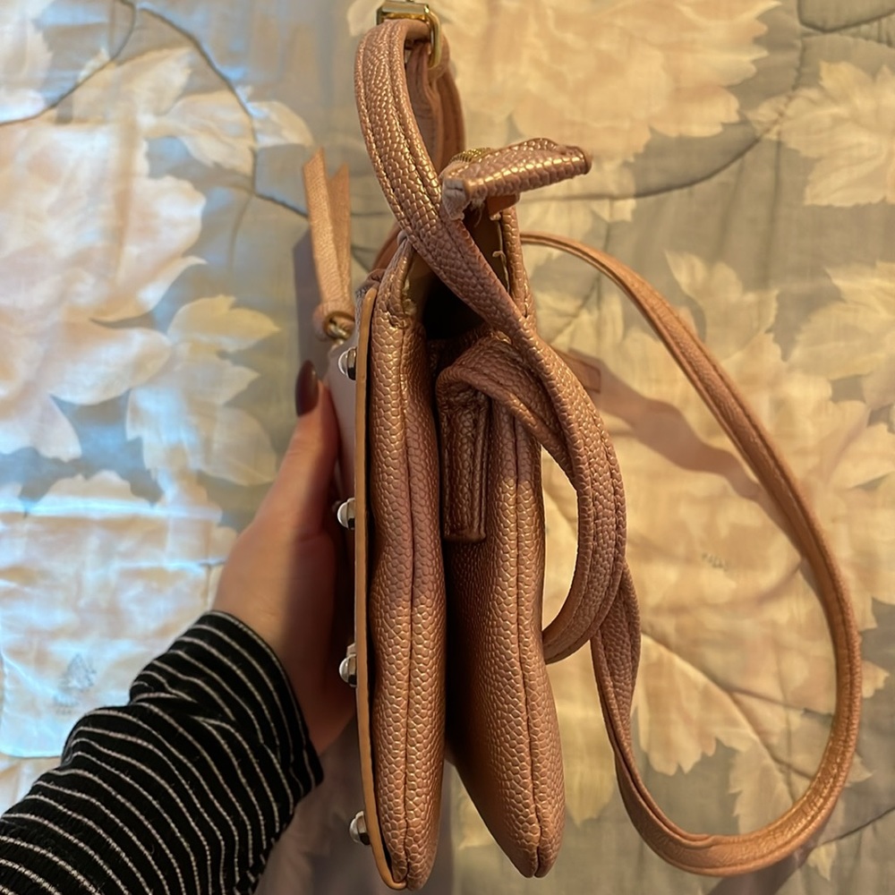 NWOT Rose Gold Tahari Pearl Embellished Crossbody Bag - Picture 6 of 6